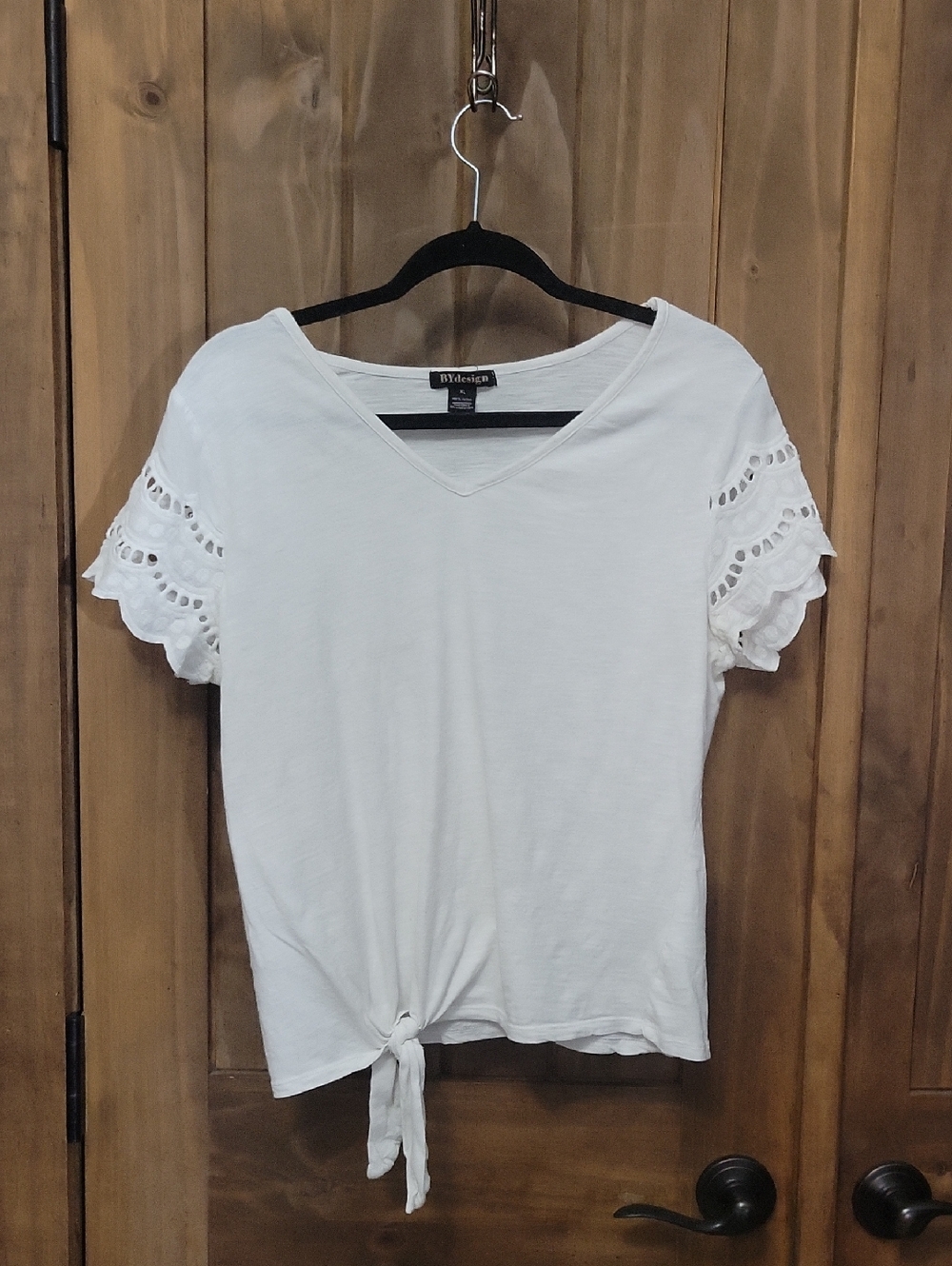 White V‑Neck Tie Front Short Sleeve Top